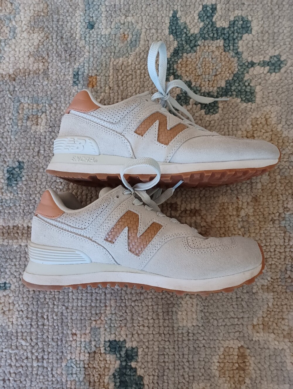 Womens New Balance 574 Shoes - Picture 3 of 6
